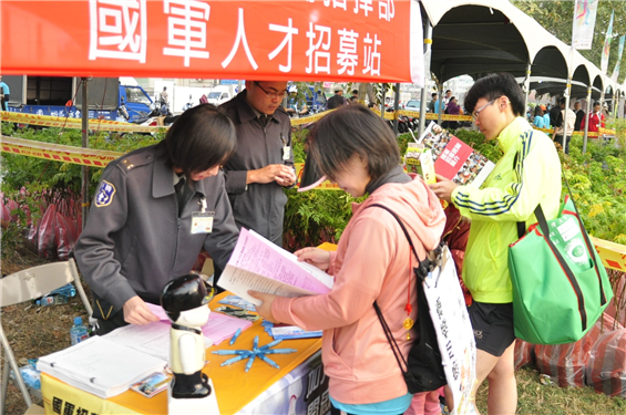 In response to road running, Tainan City Reserve Command is promoting the exercise atmosphere among reservists.