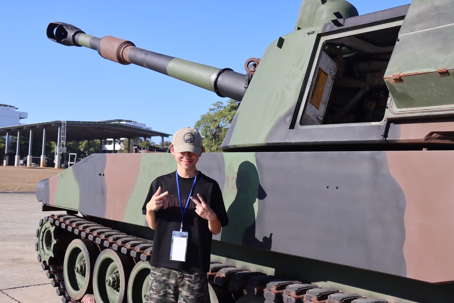 0E741C0A-332B-496F-81D0-5EB06AB17D9D