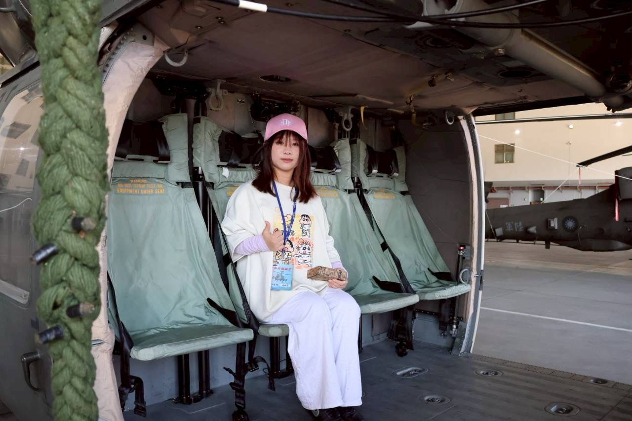 3C6B279E-5F8B-42C3-B306-FE117597034D