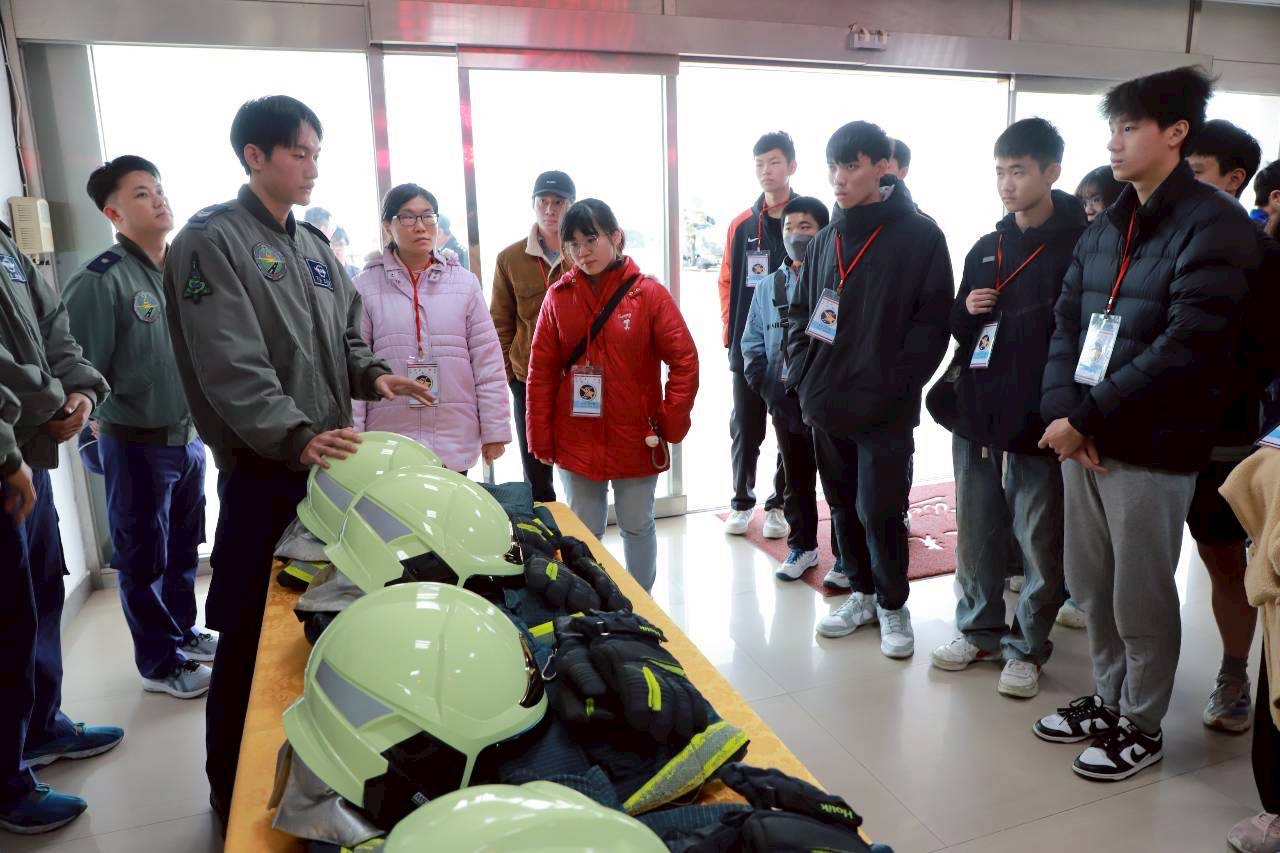 5CF333AB-6434-4EDB-B4D6-FE87267D1BD7