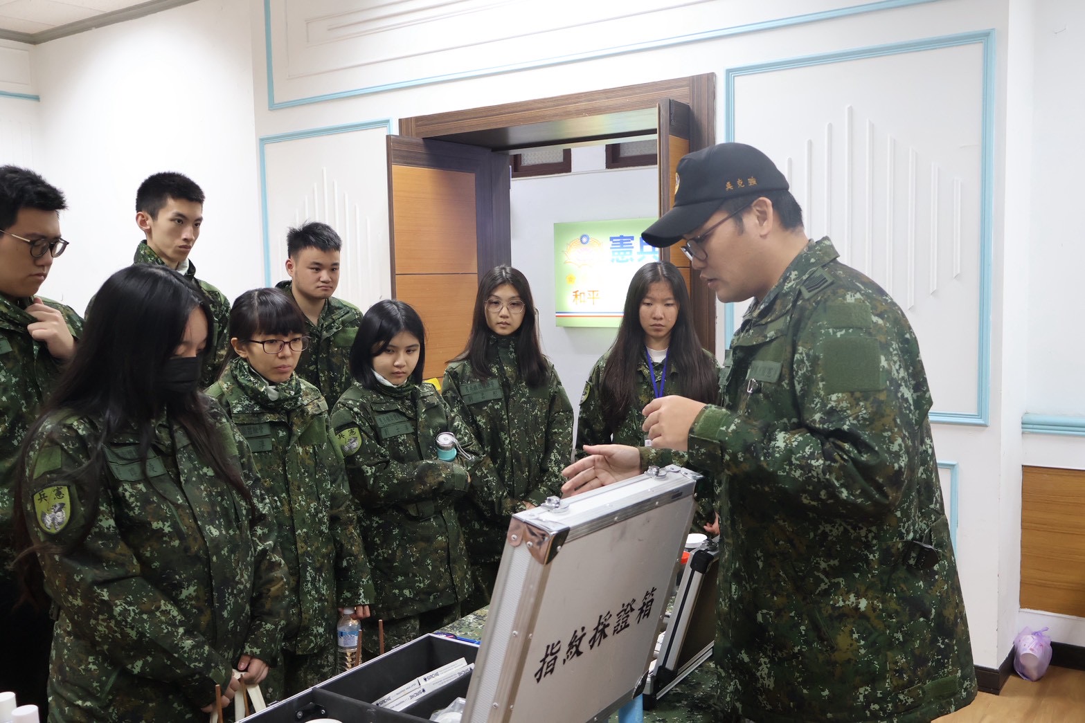 2A666D5B-31FB-4279-BEAA-335144D3BC96