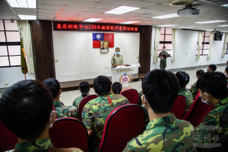 109暑戰營-鐵衛戰鬥營憲訓中心指揮官李上校主持開訓典禮